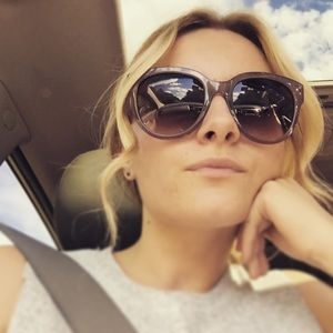 Meet your Posher, Madelyn